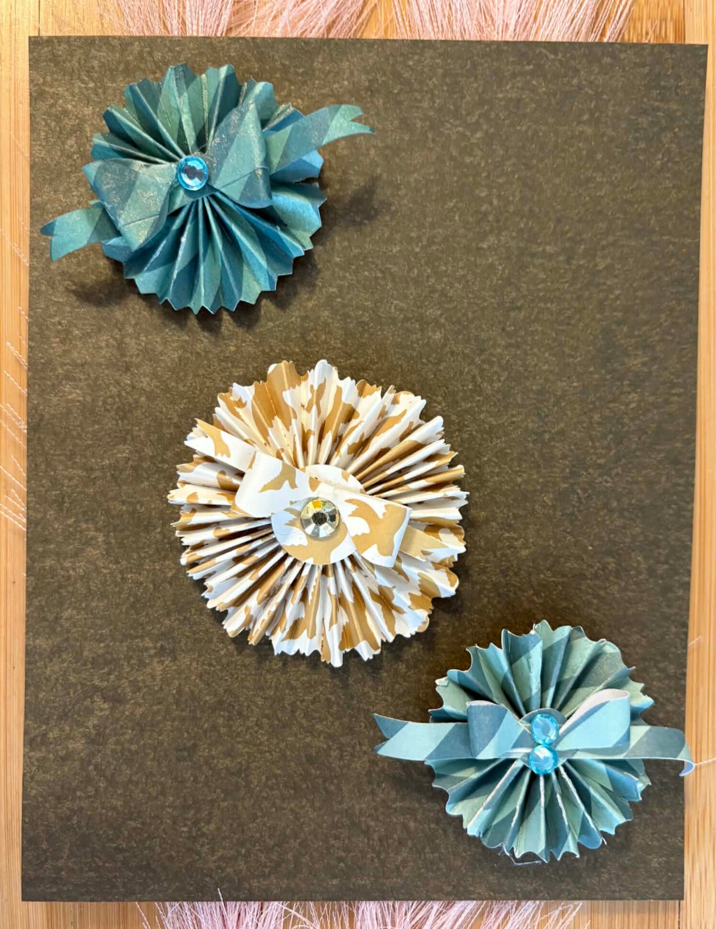 Rosette Paper Embellishments Victorian sm
